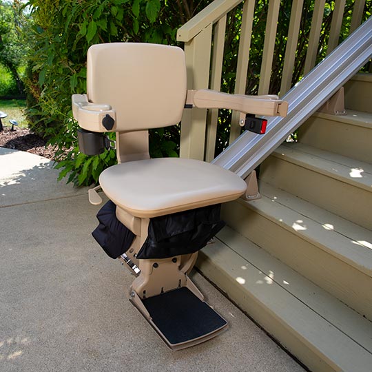 Outdoor stair chair for exterior and outside lift